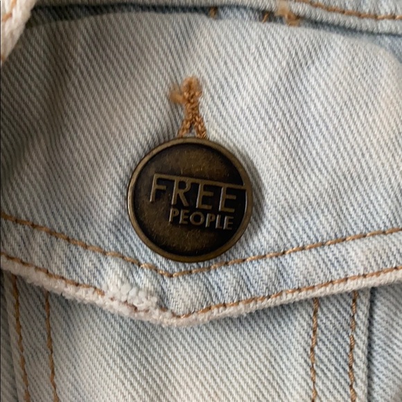 ❌SOLD❌ Free People jean jacket - Picture 6 of 7